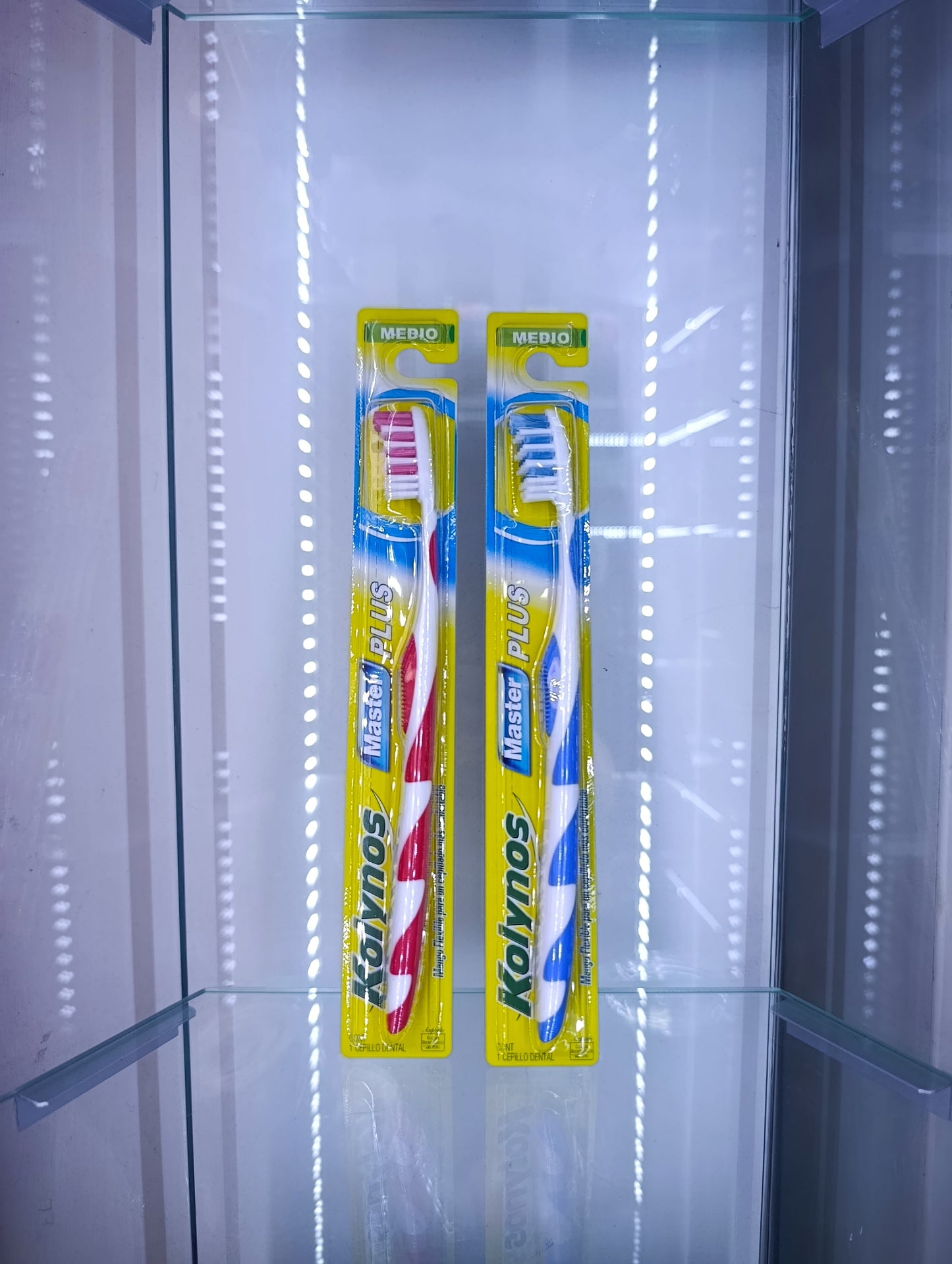 Kolynos Master Plus (Cepillo Dental)