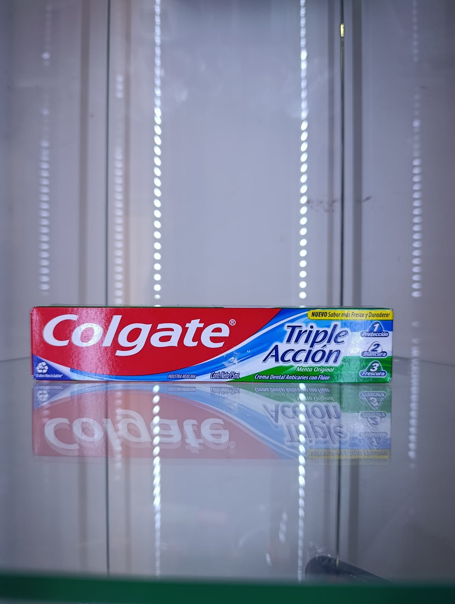 Colgate Triple Acción 75 mL (Crema Dental)