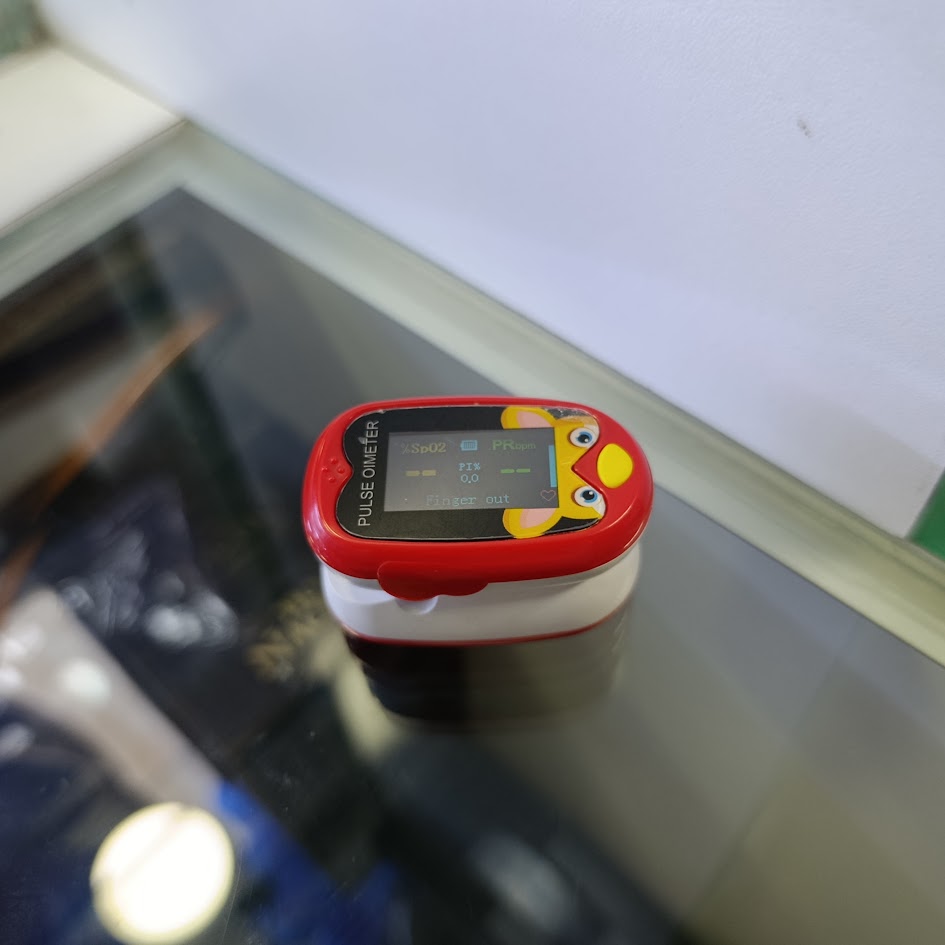 Oxímetro Neonatal: PULSE Fingertip Oximeter A6